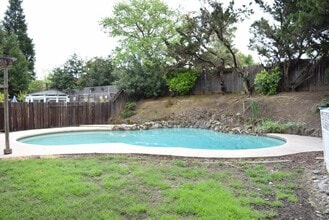 8250 Canyon Oak Dr in Citrus Heights, CA - Building Photo - Building Photo