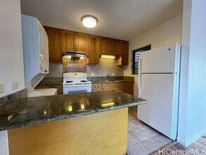 47-420-420 Hui Iwa St in Kaneohe, HI - Building Photo - Building Photo