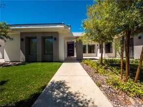 7447 Yonie Ct in Las Vegas, NV - Building Photo - Building Photo