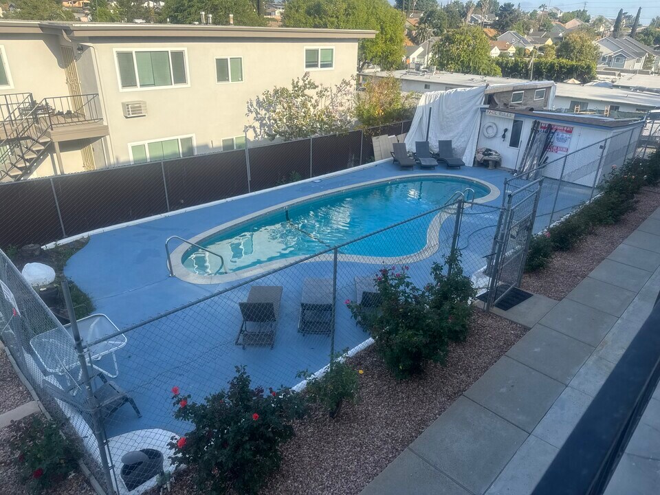 729 E Elder St, Unit A in Fallbrook, CA - Building Photo