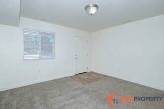 8172 Broken Spoke Ln in Eagle Mountain, UT - Building Photo - Building Photo