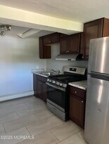 140 Main St in Helmetta, NJ - Building Photo