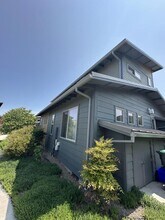 96 Dunn Cir in Ashland, OR - Building Photo - Building Photo