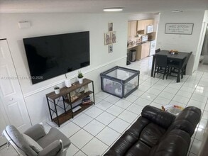 3514 W 76th St in Hialeah, FL - Building Photo - Building Photo