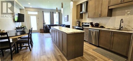 11 Gledhill Crescent in Cambridge, ON - Building Photo - Building Photo