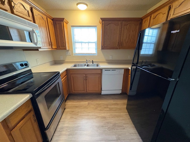 1048 Cherry Meadow Ln in Rock Hill, SC - Foto de edificio - Building Photo