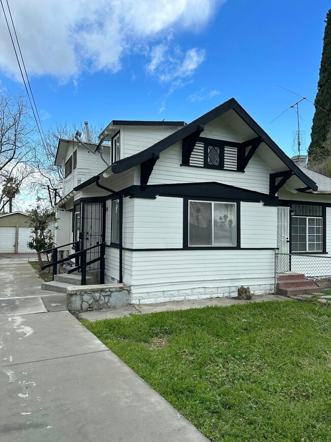 property at 3633 Kansas Ave