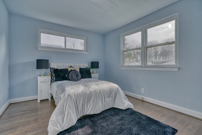 4505 38th St in Brentwood, MD - Foto de edificio - Building Photo