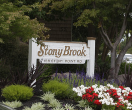 Stony Brook in Santa Rosa, CA - Foto de edificio - Building Photo