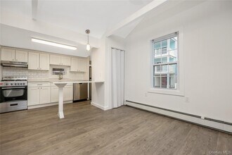 195 Oceanview Ave in Long Beach, NY - Building Photo - Building Photo