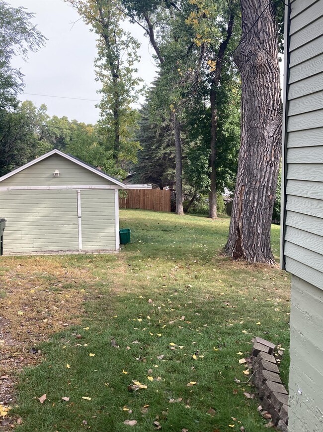 630 W 7th Ave in Fergus Falls, MN - Building Photo - Building Photo