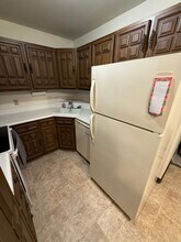 425 E Henry Clay St in Whitefish Bay, WI - Building Photo - Building Photo