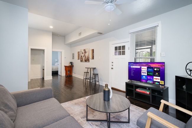 118 Delaware St in San Antonio, TX - Building Photo - Building Photo