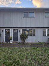 88096 6th St in Veneta, OR - Foto de edificio - Building Photo
