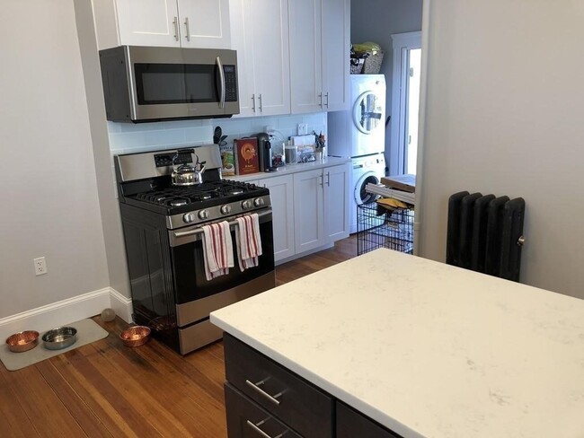 26 Roseclair St-Unit -1 in Boston, MA - Foto de edificio - Building Photo