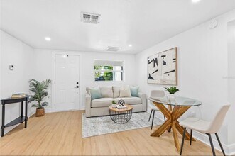 1517 E Giddens Ave in Tampa, FL - Building Photo - Building Photo