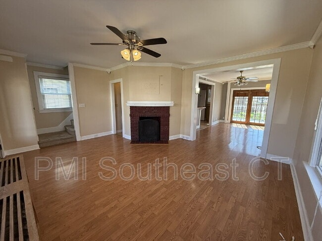 86 School St in New London, CT - Building Photo - Building Photo