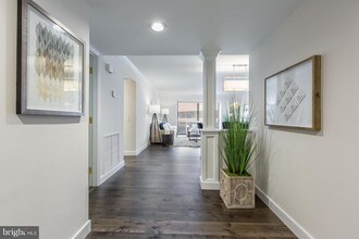 1015 33rd St NW-Unit -705 in Washington, DC - Building Photo - Building Photo