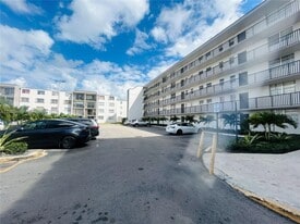 14170 SW 84th St in Miami, FL - Building Photo