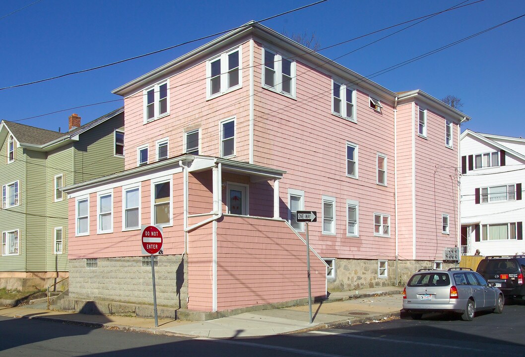 228 Franklin St in Fall River, MA - Building Photo