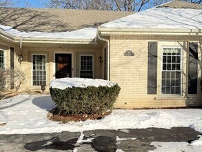 145 Pine Tree Ln in Riverwoods, IL - Building Photo - Building Photo