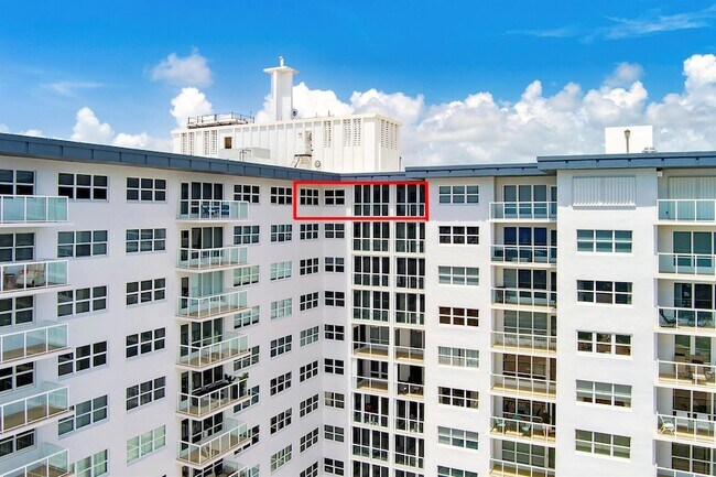 111 N Pompano Beach Blvd, Unit PH3 in Pompano Beach, FL - Building Photo - Building Photo