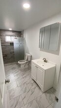 242 W Bacon St, Unit 2nd Fl in Pottsville, PA - Building Photo - Building Photo