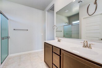 1040 W Still Glen Trl in Sahuarita, AZ - Foto de edificio - Building Photo
