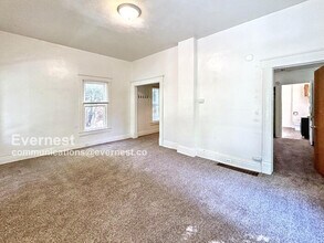 1426 W Cucharras St in Colorado Springs, CO - Foto de edificio - Building Photo