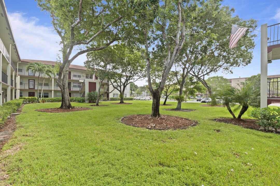 13455 SW 3rd St in Pembroke Pines, FL - Building Photo