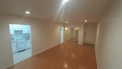 5929 Laurel Canyon Blvd in Los Angeles, CA - Building Photo - Building Photo