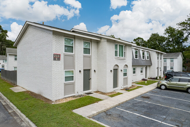 Savan Pointe in Savannah, GA - Foto de edificio - Building Photo