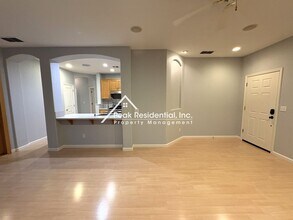 3648 Poppy Hill Way in Sacramento, CA - Building Photo - Building Photo