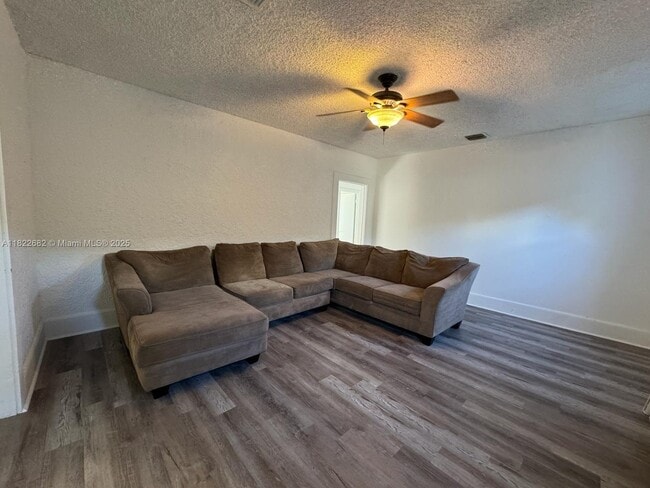 property at 1932 Dewey St