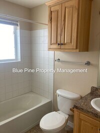 460 E Center St photo'