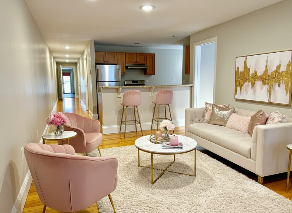 76 Egmont St in Brookline, MA - Foto de edificio