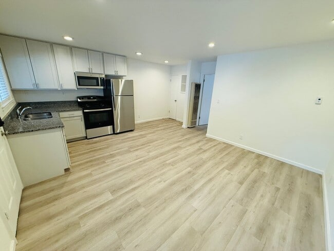 950 Modesto Ave in South Lake Tahoe, CA - Building Photo - Building Photo