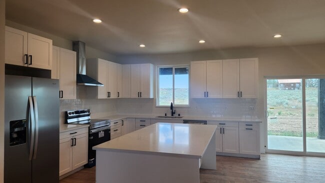 7791 Stonecrest Rd NE in Moses Lake, WA - Building Photo - Building Photo