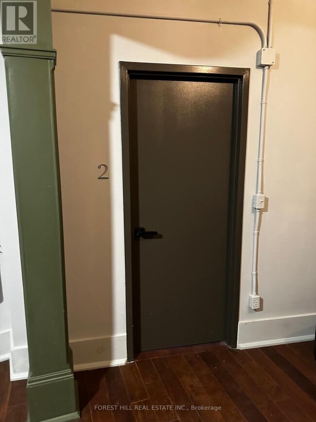 275 Front St in Belleville, ON - Building Photo - Building Photo