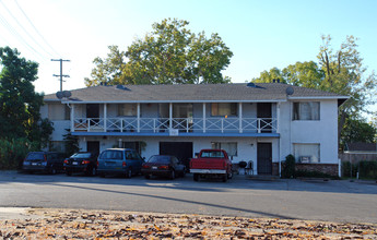 980-990 Frienza Ave in Sacramento, CA - Foto de edificio - Building Photo