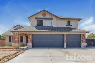 8988 W Tuckey Ln in Glendale, AZ - Building Photo