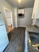 914 Beaconsfield Ave, Unit 4 in Grosse Pointe Park, MI - Building Photo - Building Photo
