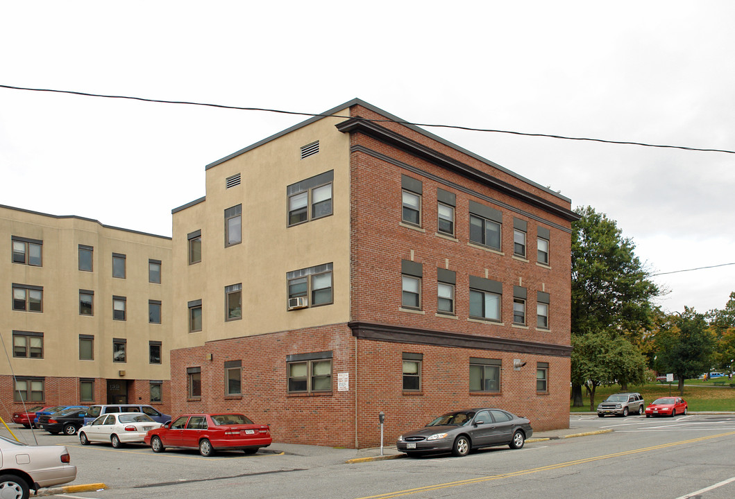 145 Park St in Lewiston, ME - Building Photo