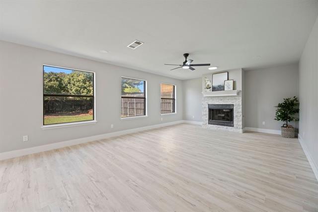 2836 Grandview Dr in Grand Prairie, TX - Building Photo