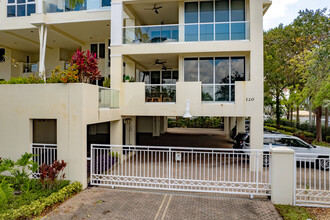 Hemingway at Deerfield Beach in Deerfield Beach, FL - Building Photo - Building Photo