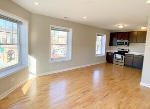 6125 N Clark St in Chicago, IL - Building Photo - Building Photo