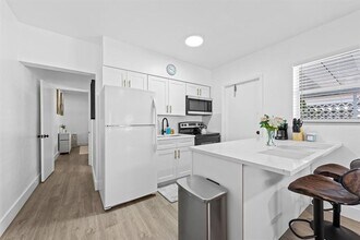 310 NE 6th St in Hallandale Beach, FL - Building Photo - Building Photo