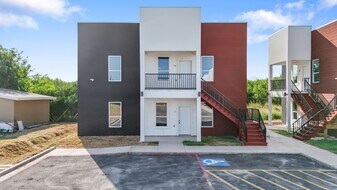 225 E New Hampshire St in Harlingen, TX - Building Photo