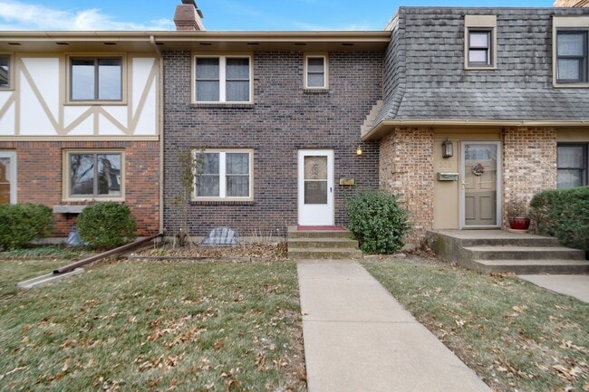 property at 326 Twykingham Pl