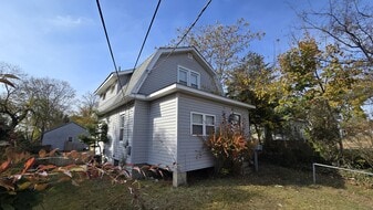 219 Black Horse Pike in Gloucester Township, NJ - Building Photo